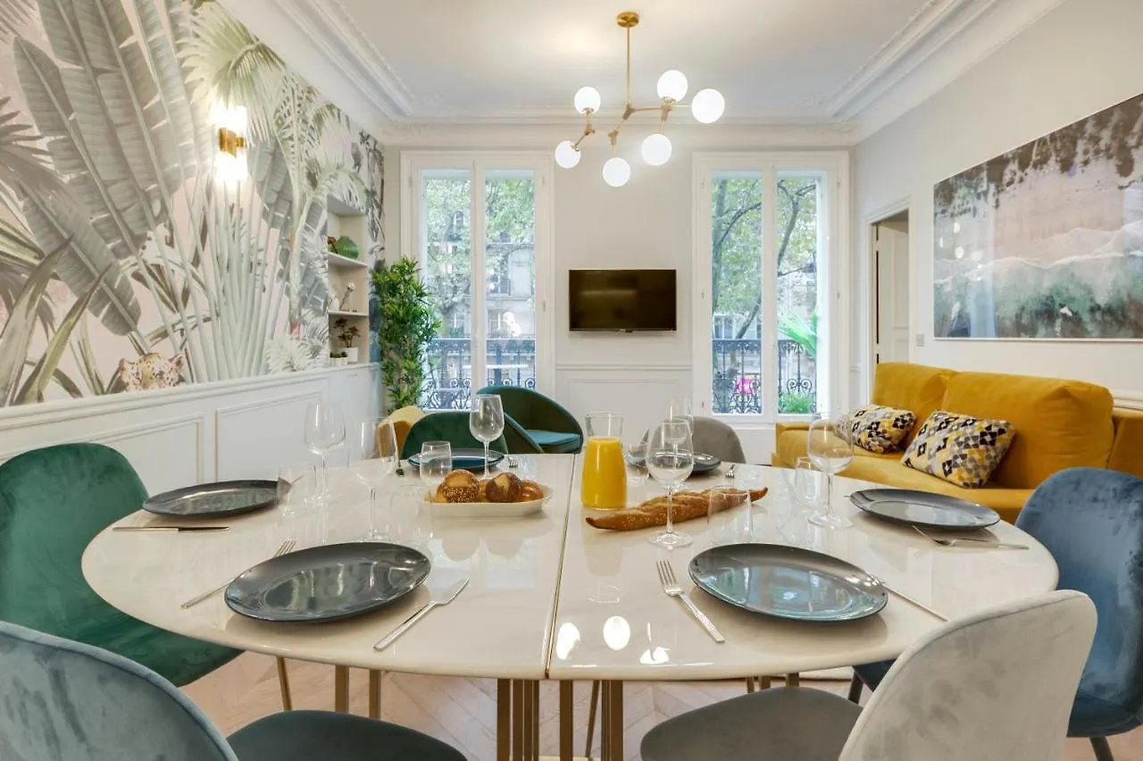 Stylish 2bd House In Central By Guestready